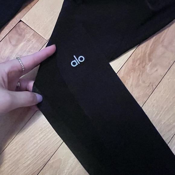 Size Small Alo Yoga Mesh leggings - Picture 2 of 5